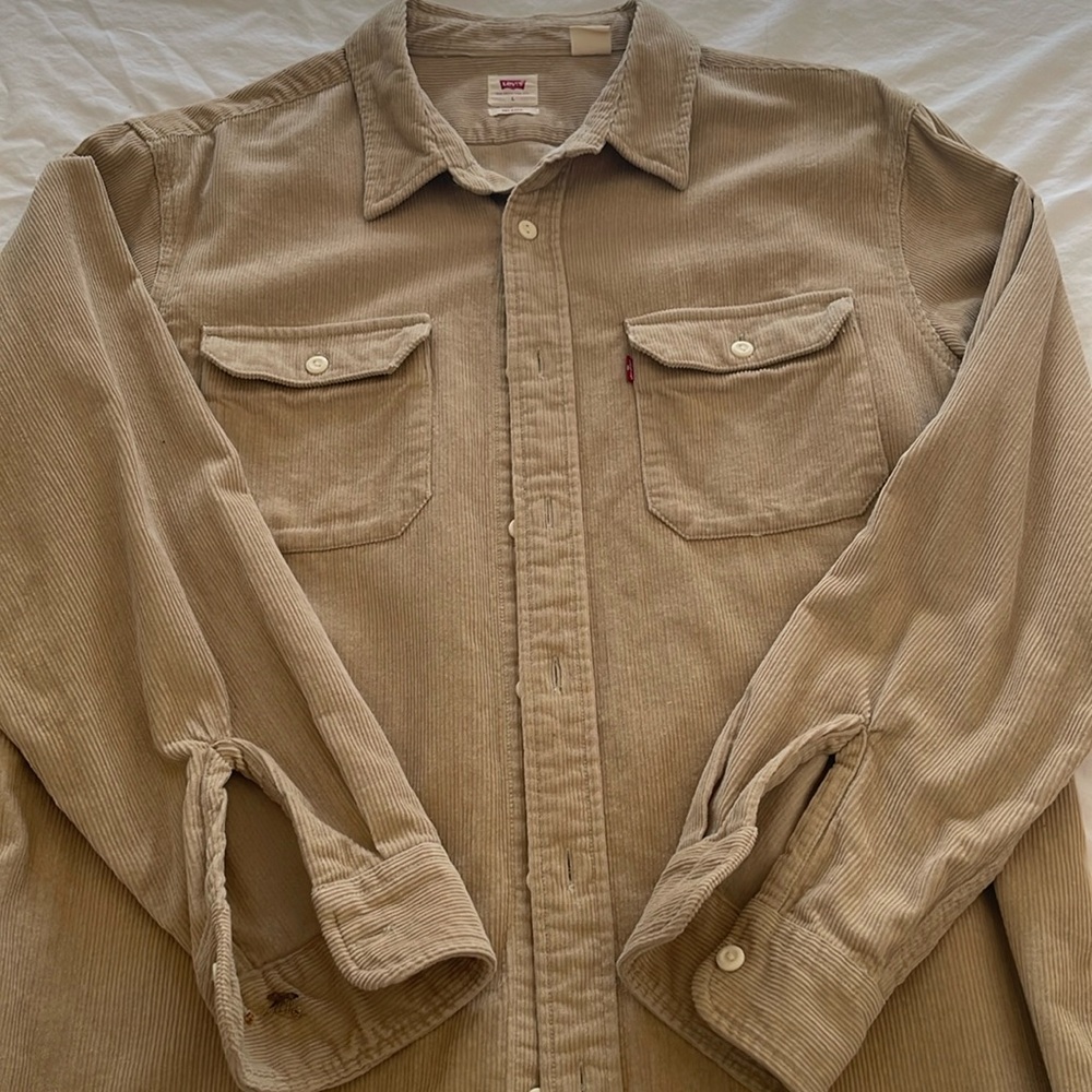 Levi’s men’s relaxed fit corduroy shirt size L Khaki